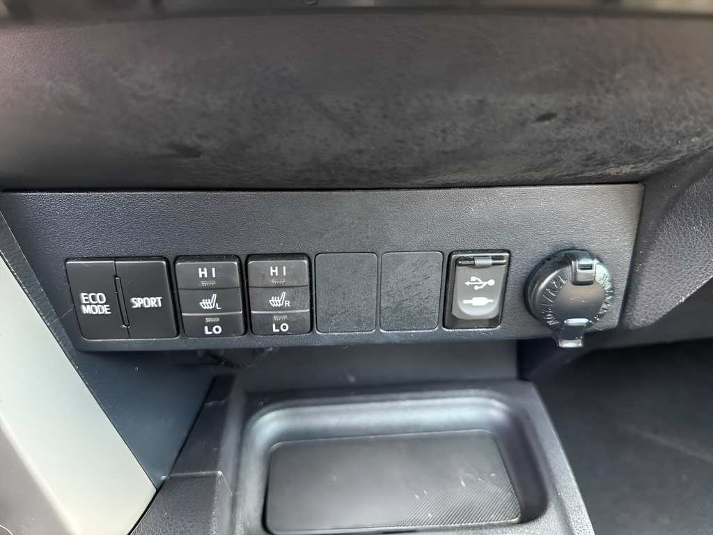 Used 2018 Red Toyota Limited image 31