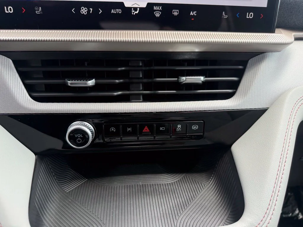 New 2026 Vapor Blue Metallic Ford Active image 25