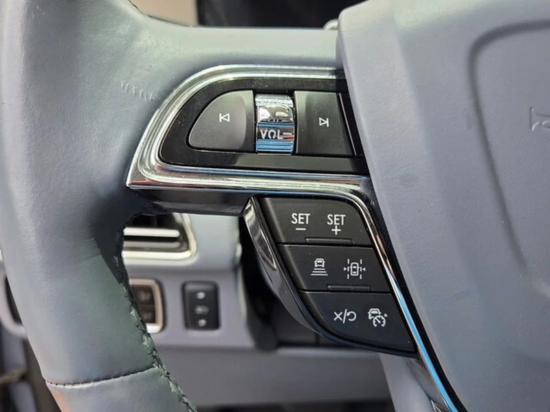 Used 2024 Chroma Crystal Blue Metallic Lincoln Black Label image 28
