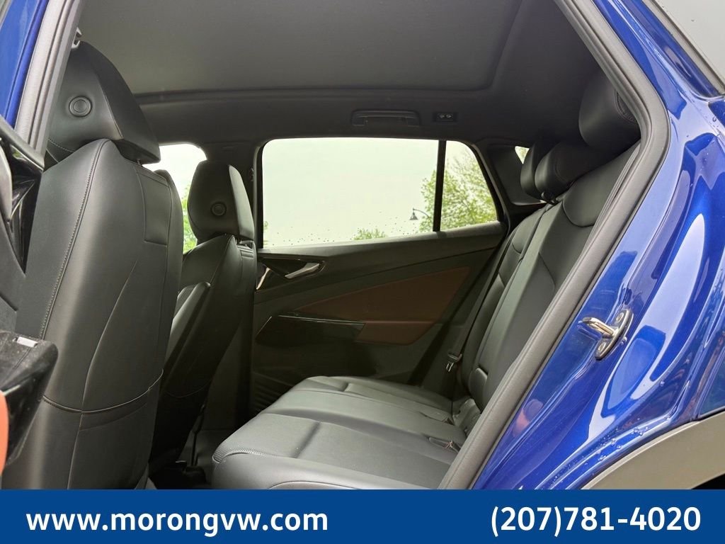 Used 2022 Blue Volkswagen Pro S image 21