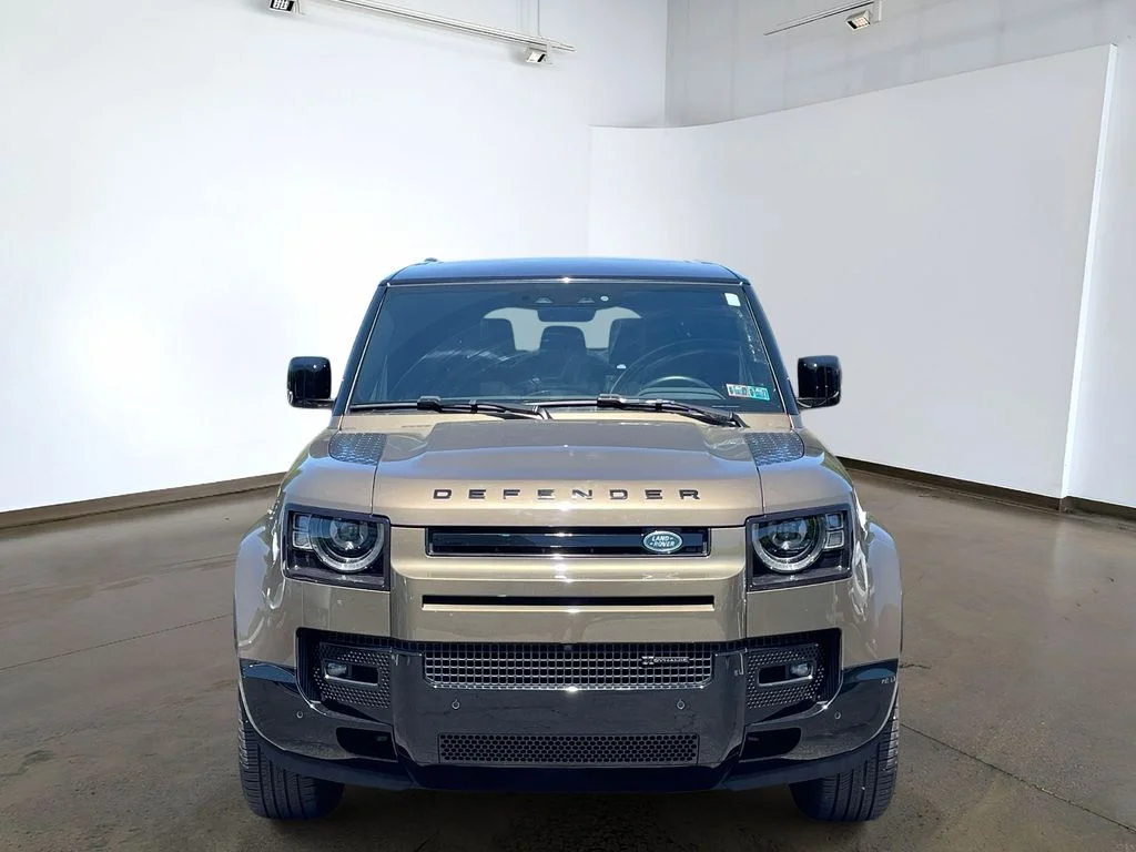 Used 2023 Santorini Black Metallic Land Rover X-Dynamic SE image 2