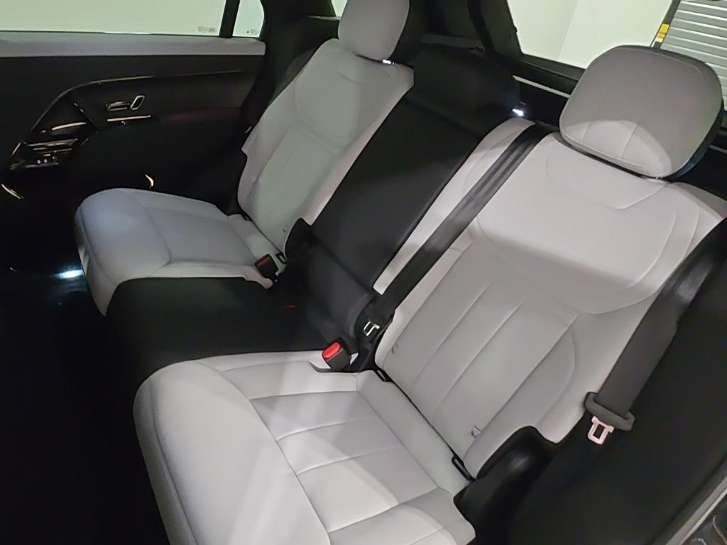New 2026 Carpathian Grey Land Rover Dynamic SE image 22