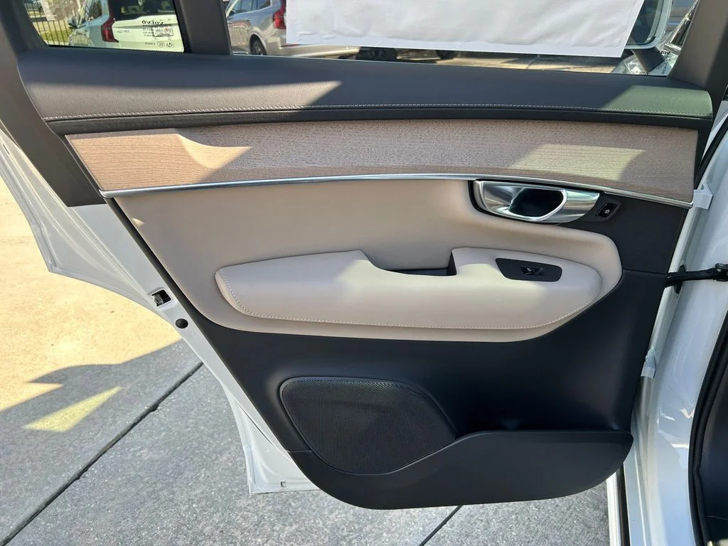 2026 Volvo XC90 Plus - Photo 15