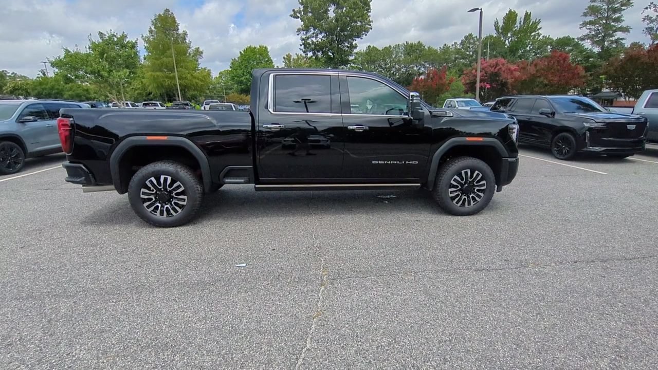 New 2026 Onyx Black GMC Denali Ultimate image 9