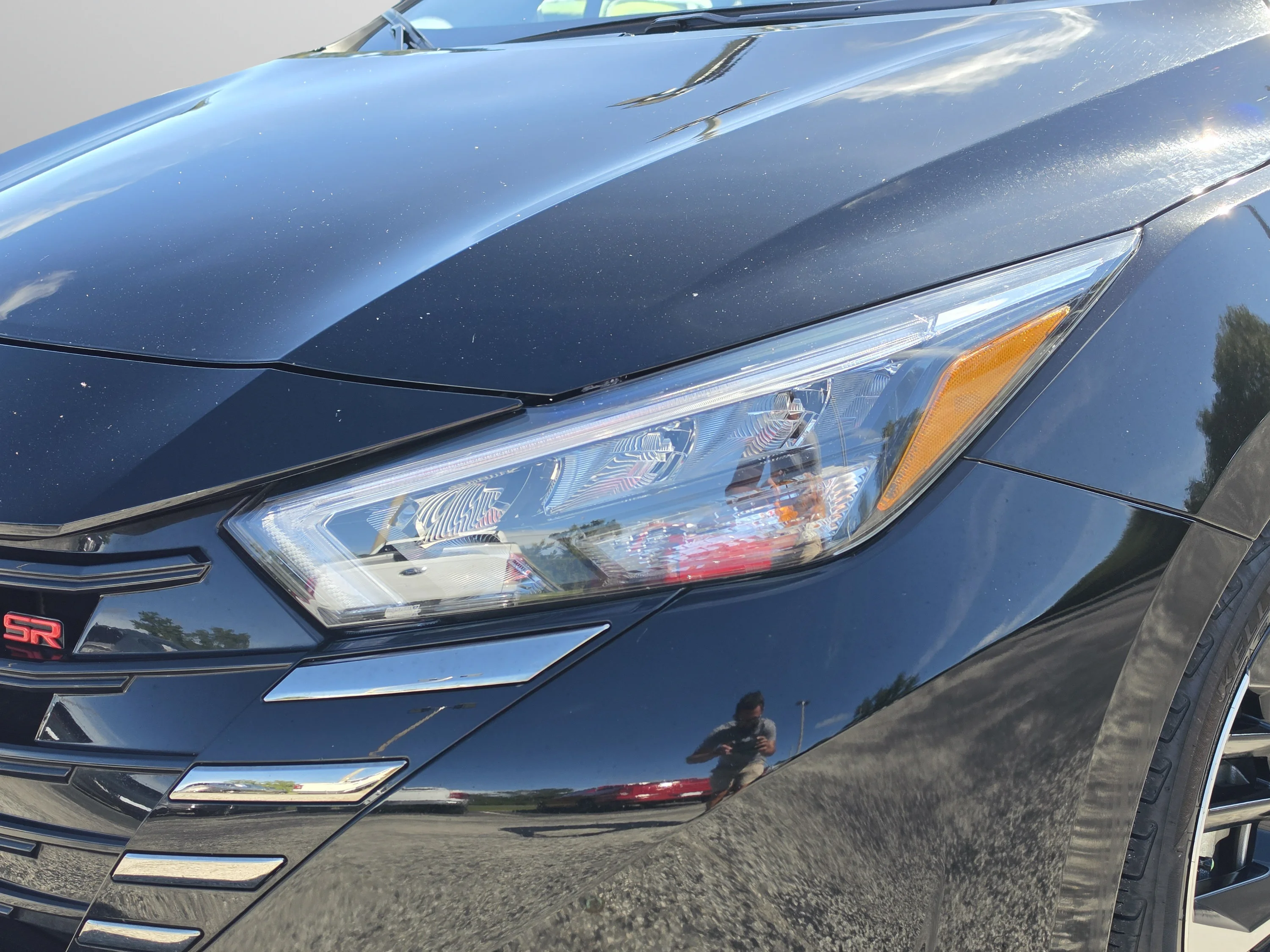 Used 2025 Super Black Nissan SR image 13