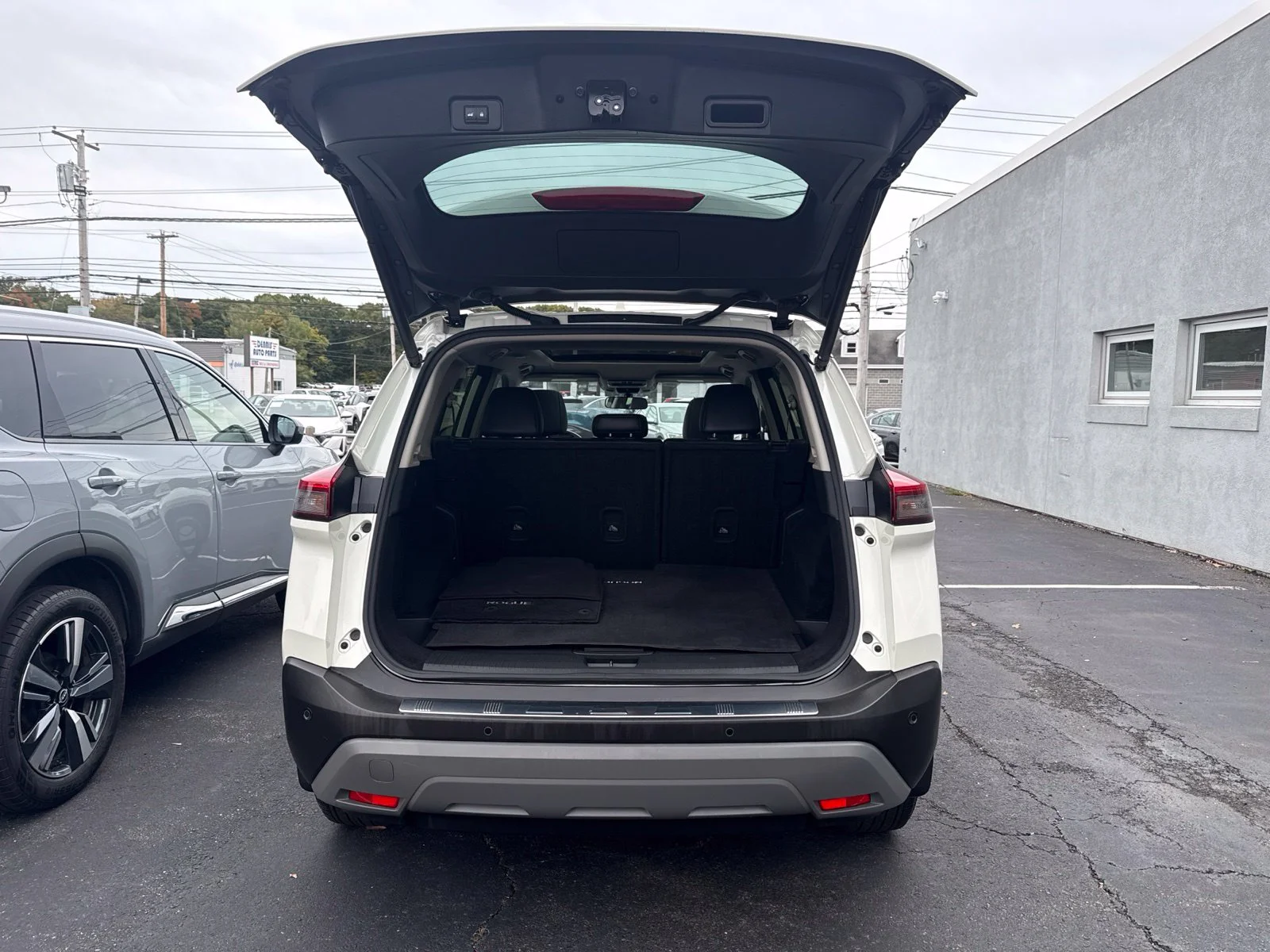 Certified Used 2023 Pearl White Nissan SV image 29