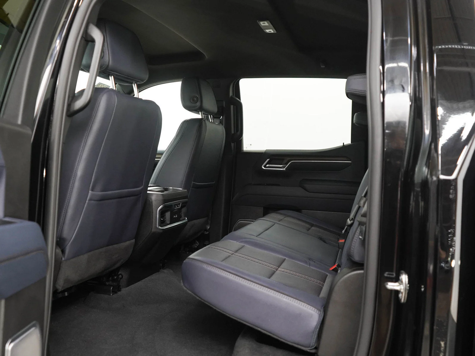 Used 2025 Black Chevrolet High Country image 15