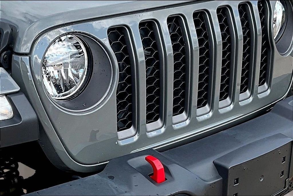 Used 2022 Gray Jeep Rubicon image 30