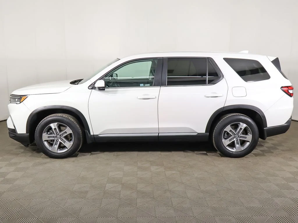 Used 2023 White Honda EX-L image 17