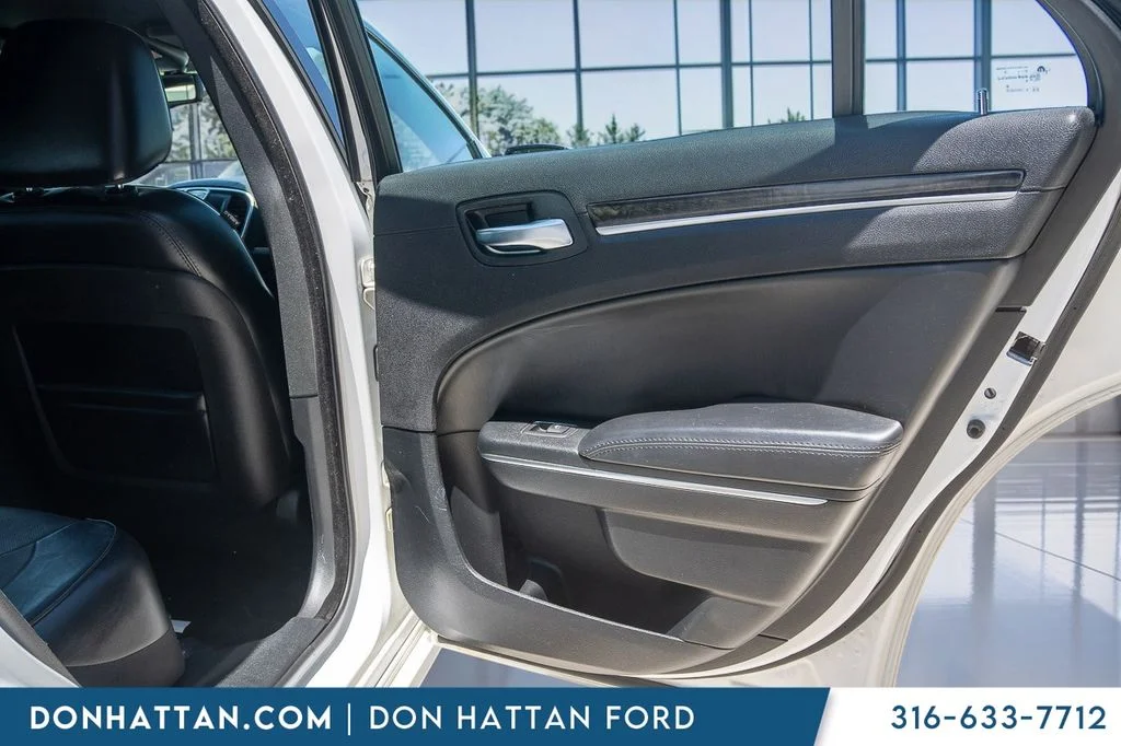 Used 2014 White Chrysler C image 28