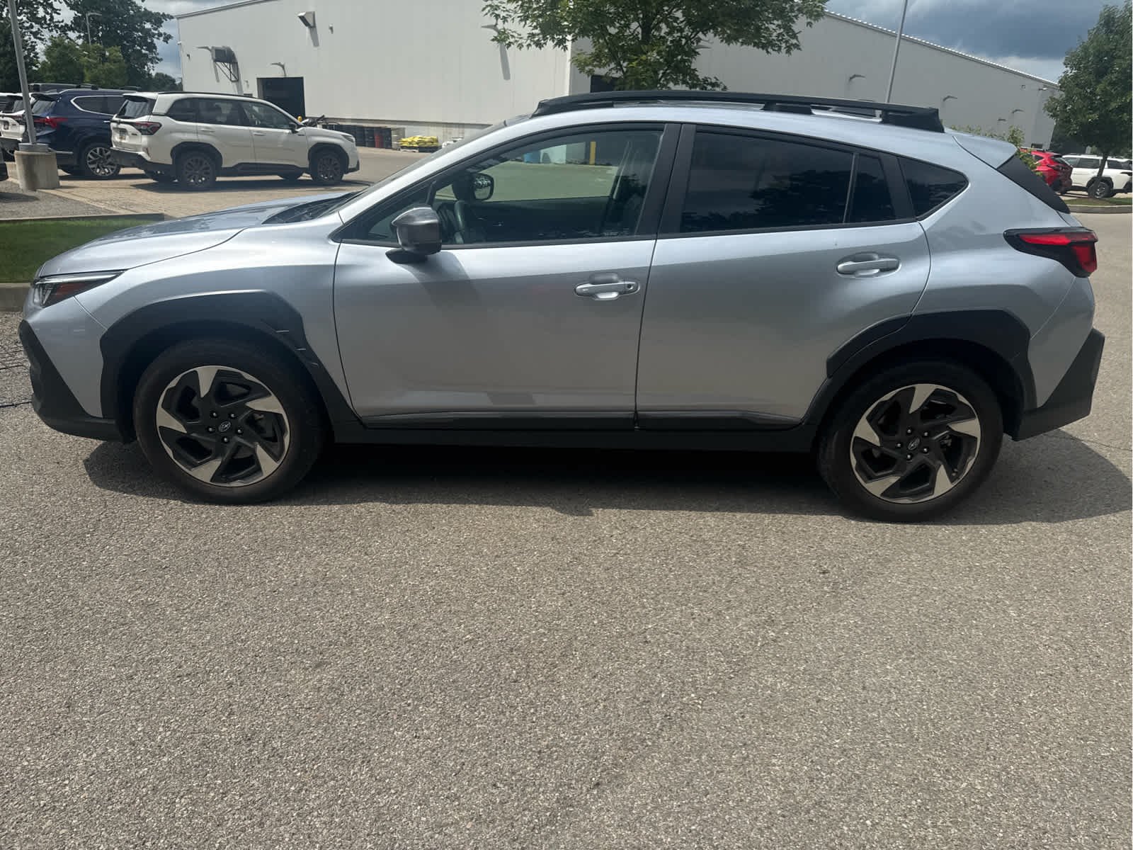 Certified Used 2024 Ice Silver Metallic Subaru Limited image 4
