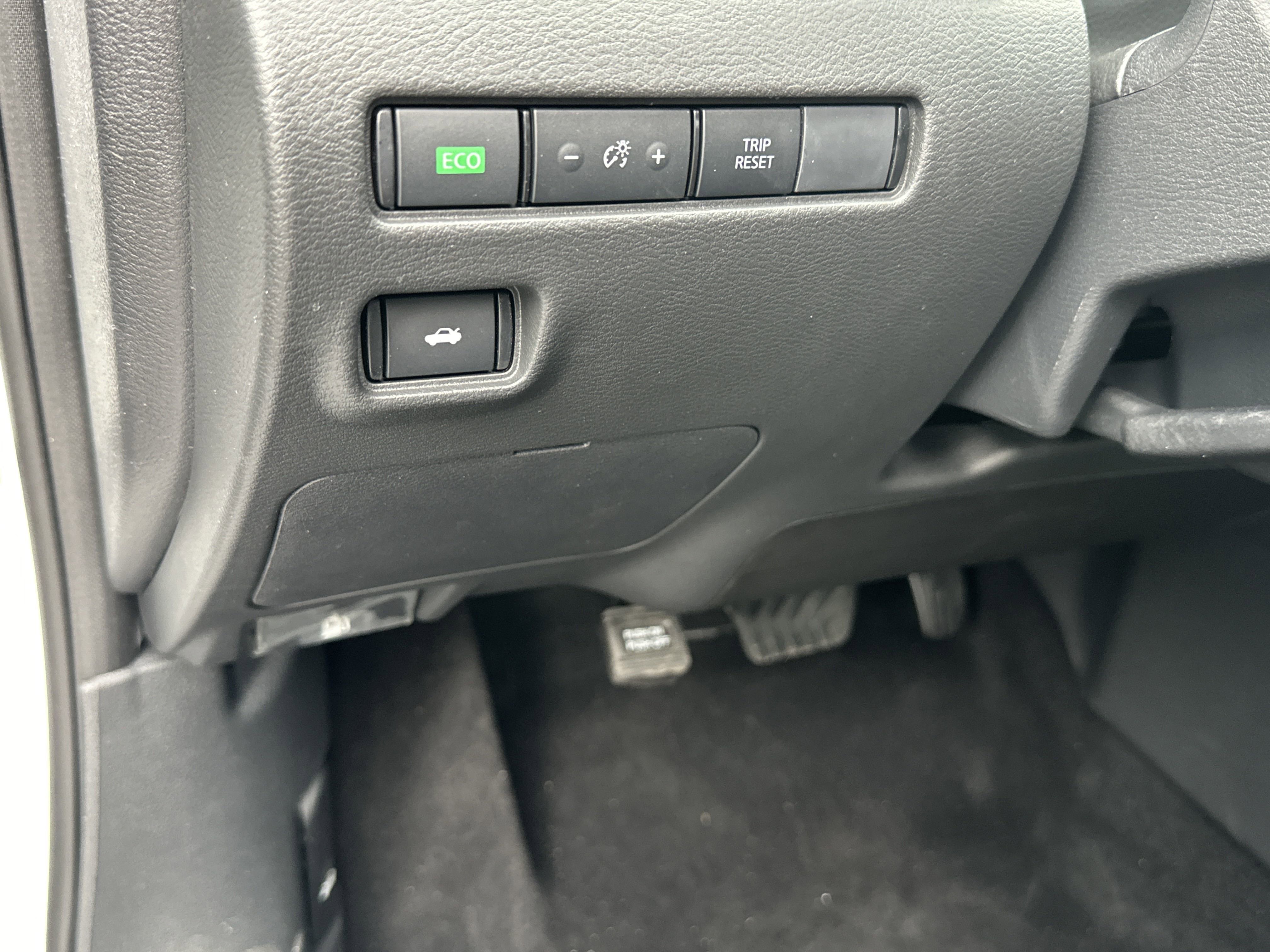 2025 Nissan Sentra SR - Photo 31