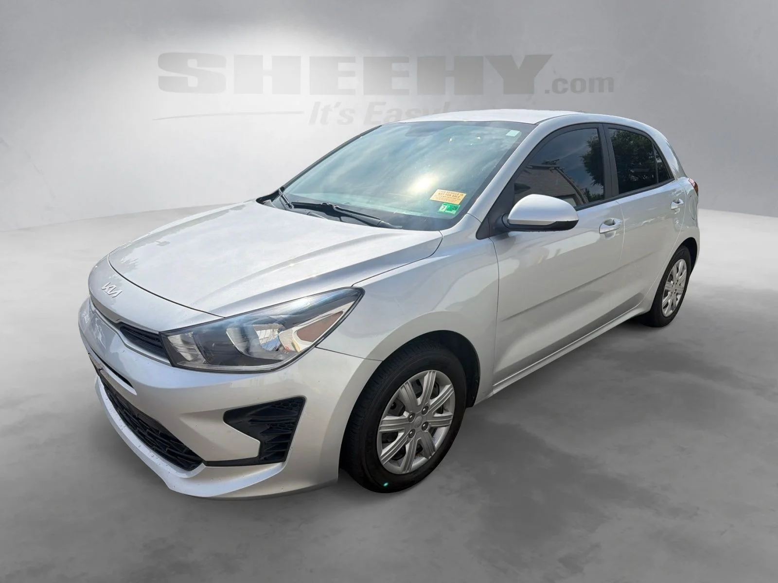Used 2022 Silver Kia S image 16