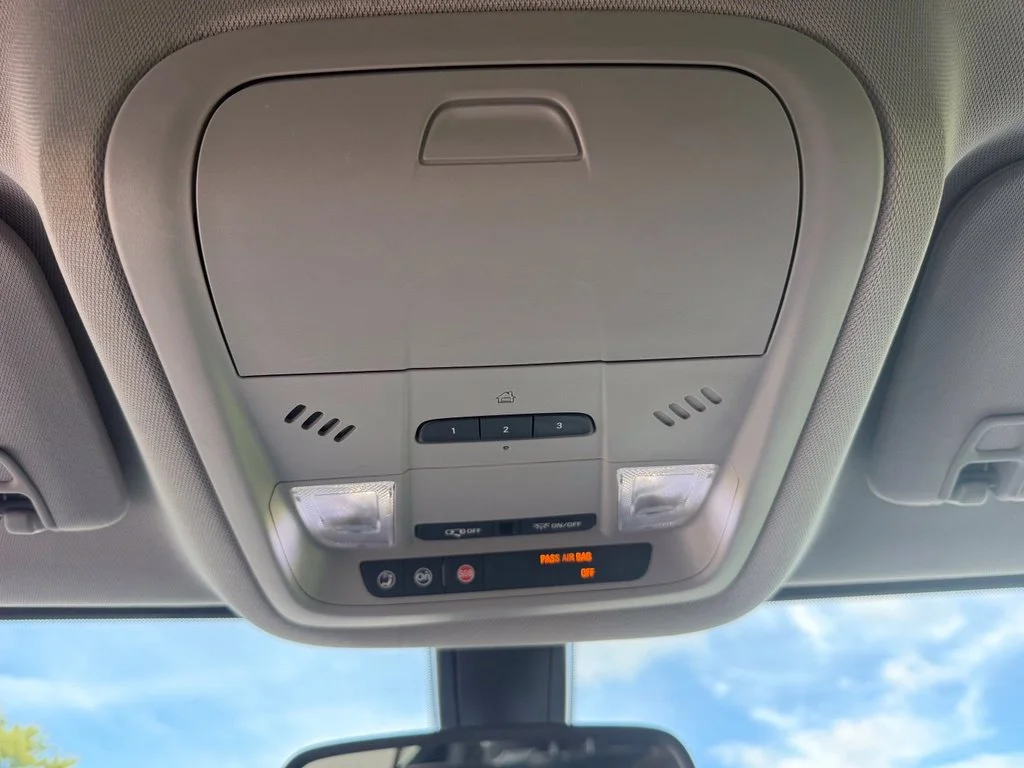 Used 2018 BLUE STEEL METALLIC GMC SLT image 22