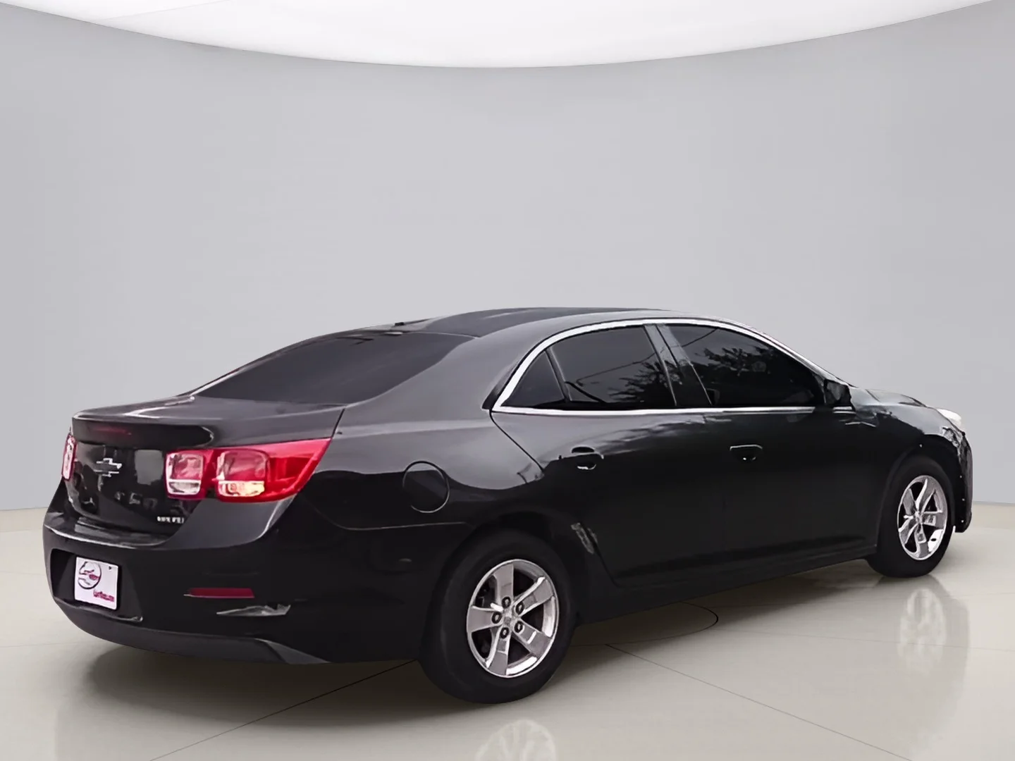 Used 2013 Black Chevrolet LS image 5