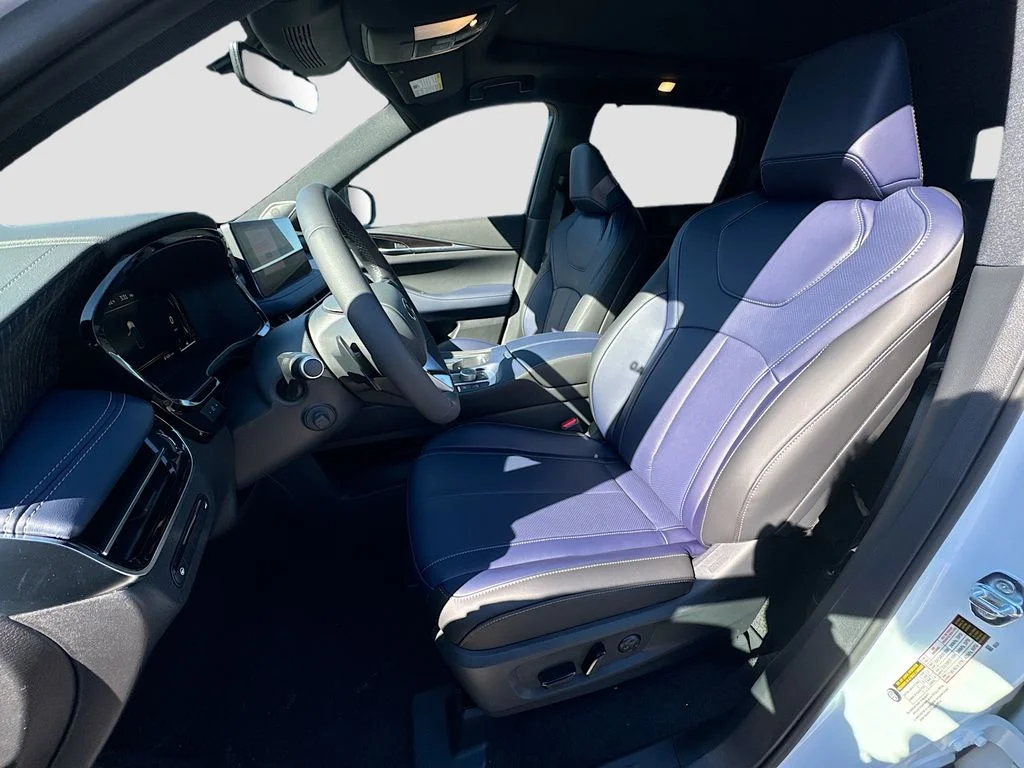 Certified Used 2026 White INFINITI SPORT image 23