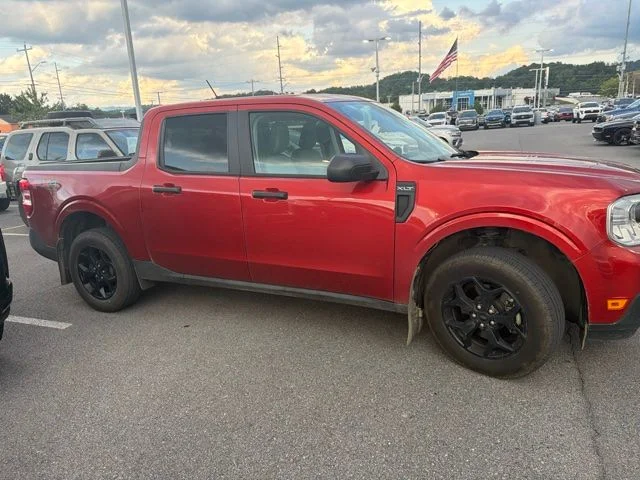 Used 2022 Red Ford XLT image 2