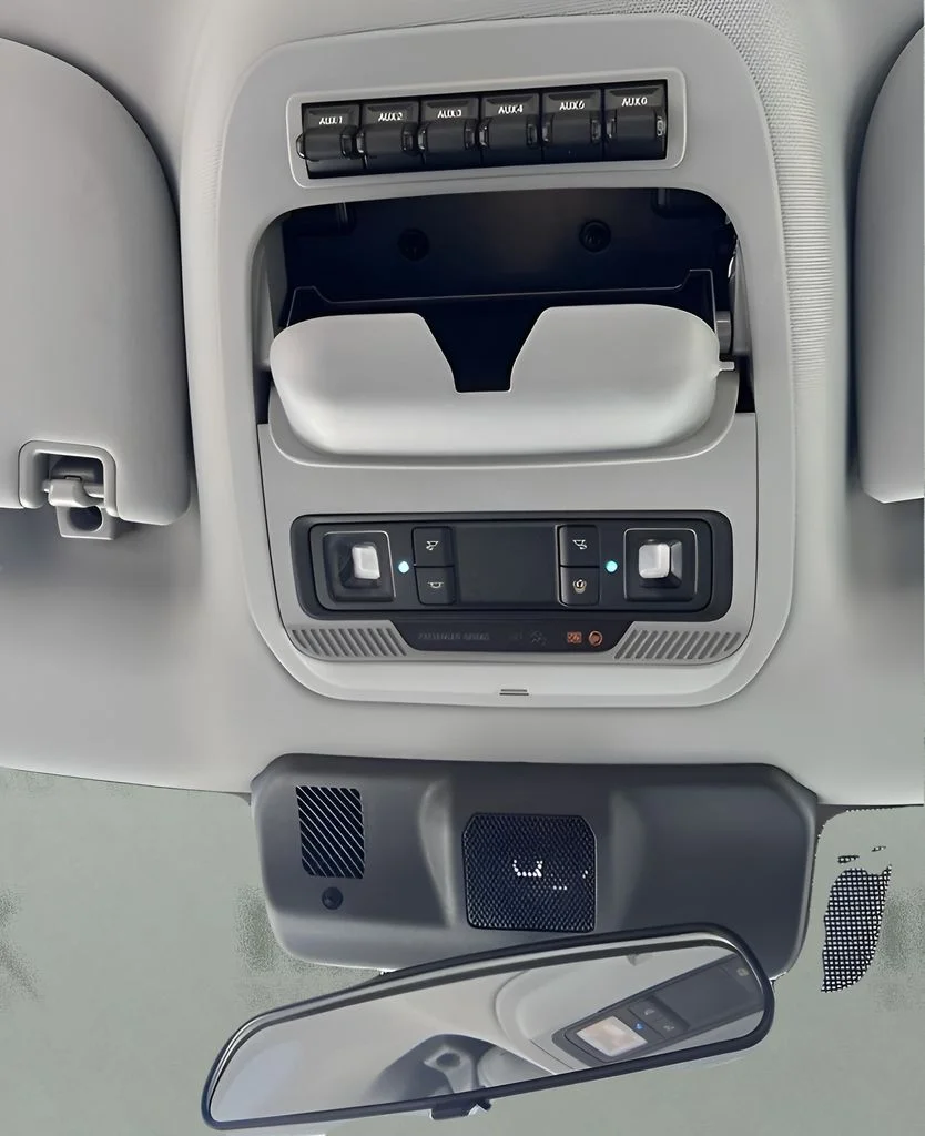 Used 2025 White Ford XL image 44