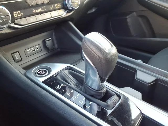 Used 2024 White Nissan SV Xtronic CVT image 20