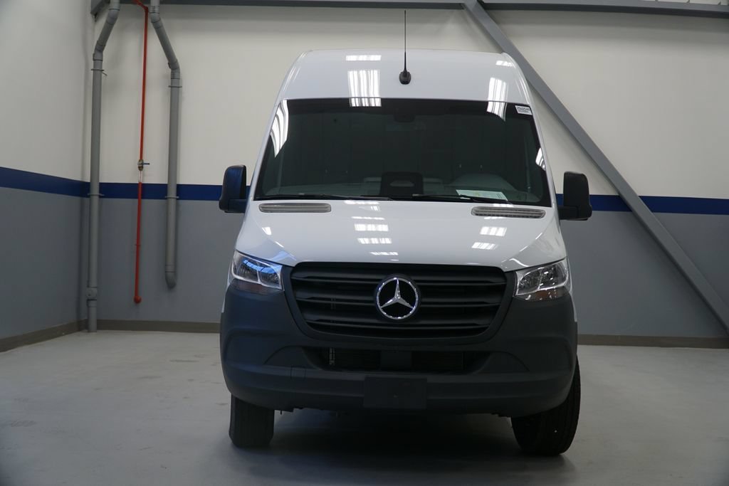 New 2025 Arctic White Mercedes-Benz Cargo 170 WB image 18