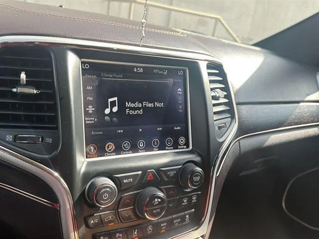 Used 2018 Ivory 3-Coat Jeep Summit image 5