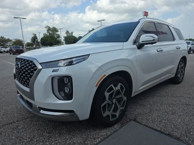 Used 2022 White Hyundai Calligraphy image 3