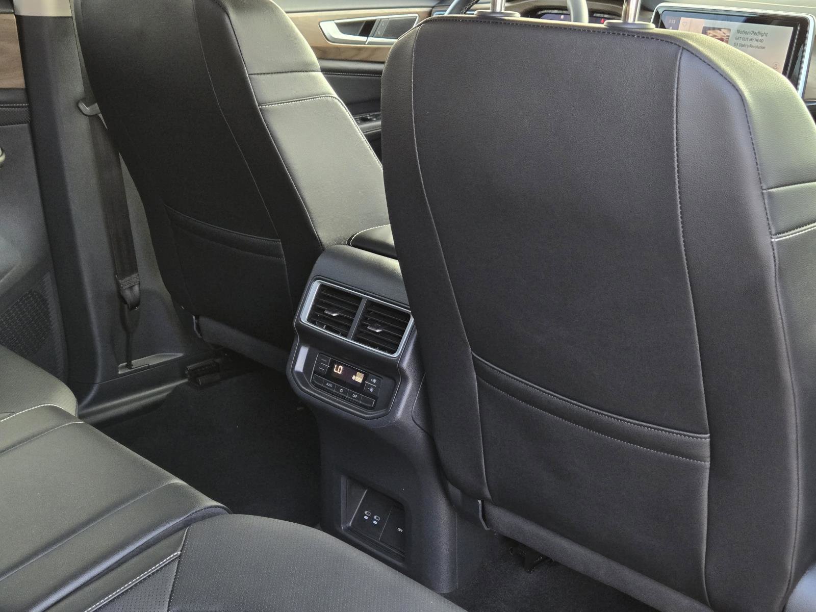 Used 2025 Deep Black Pearl Volkswagen 2.0T SE w/Technology image 29