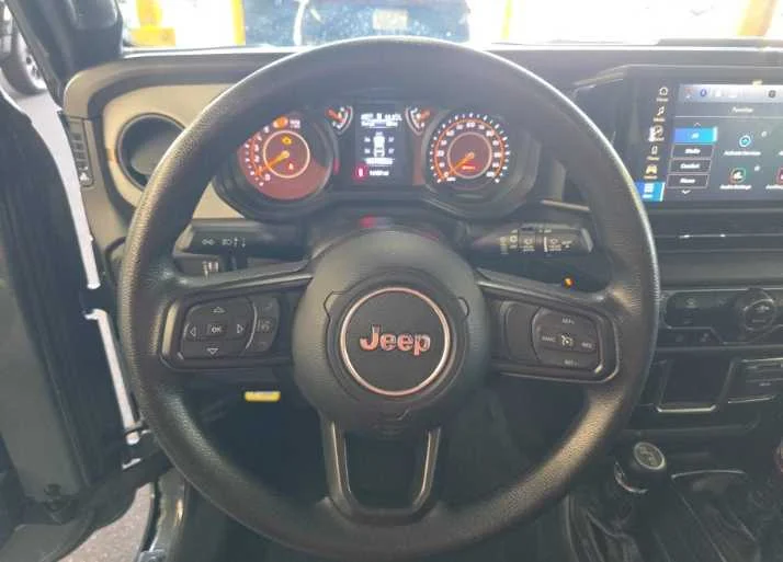 Used 2024 Anvil Clear Coat Jeep Sport image 11