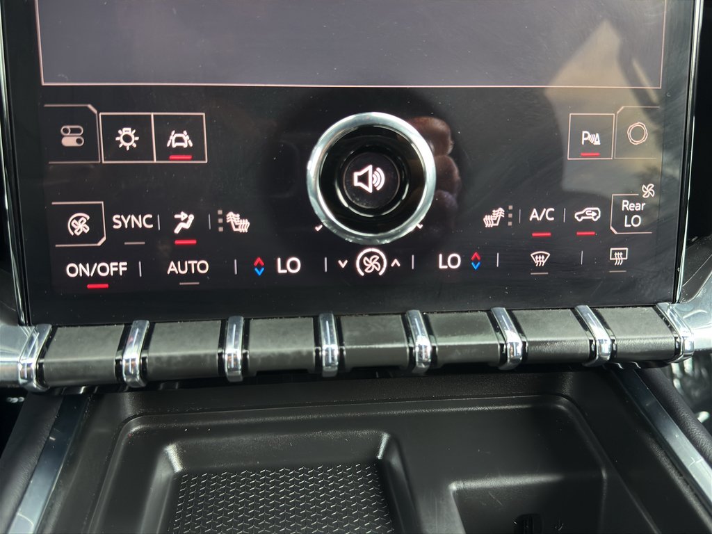 Used 2025 Sterling Metallic GMC AWD Elevation image 28