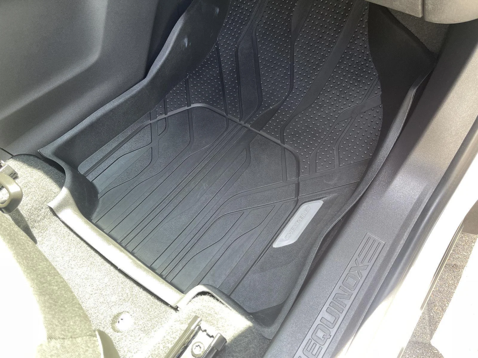 Used 2024 Summit White Chevrolet LT image 33