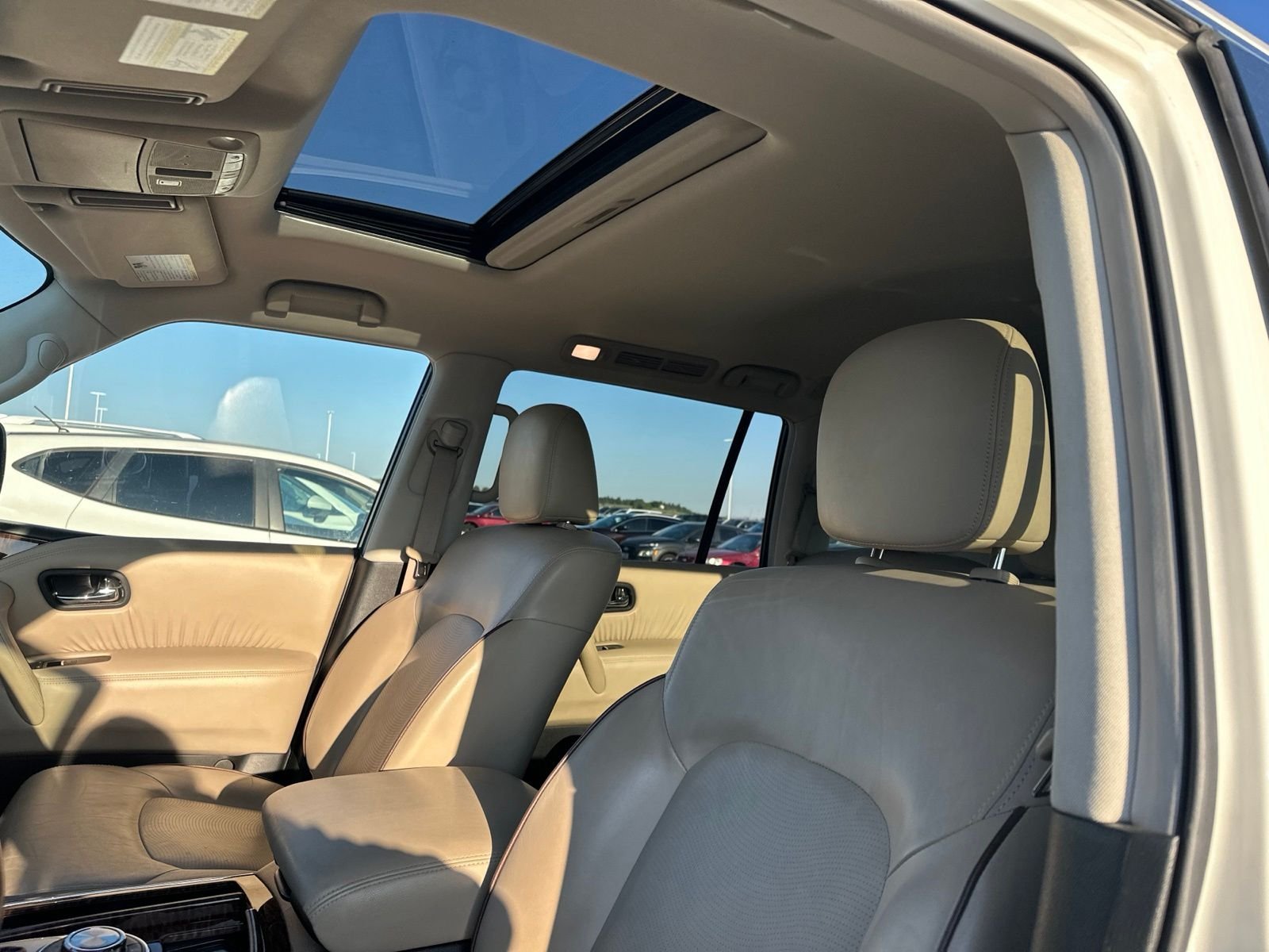 Used 2019 White Nissan SL image 5
