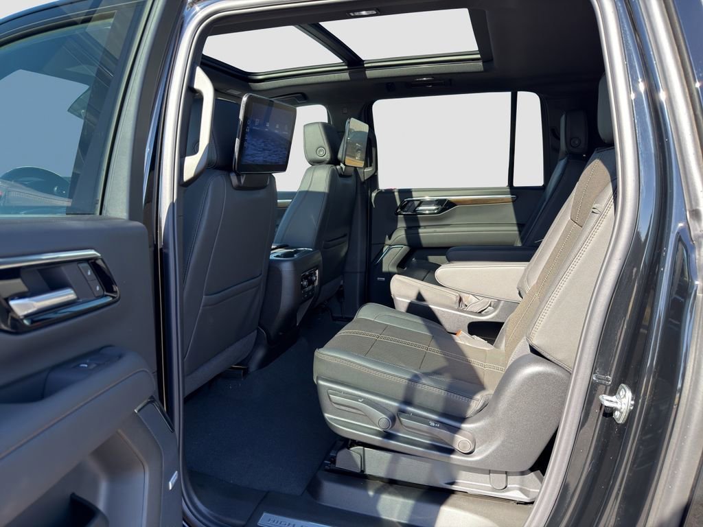 2026 Chevrolet Suburban High Country - Photo 23