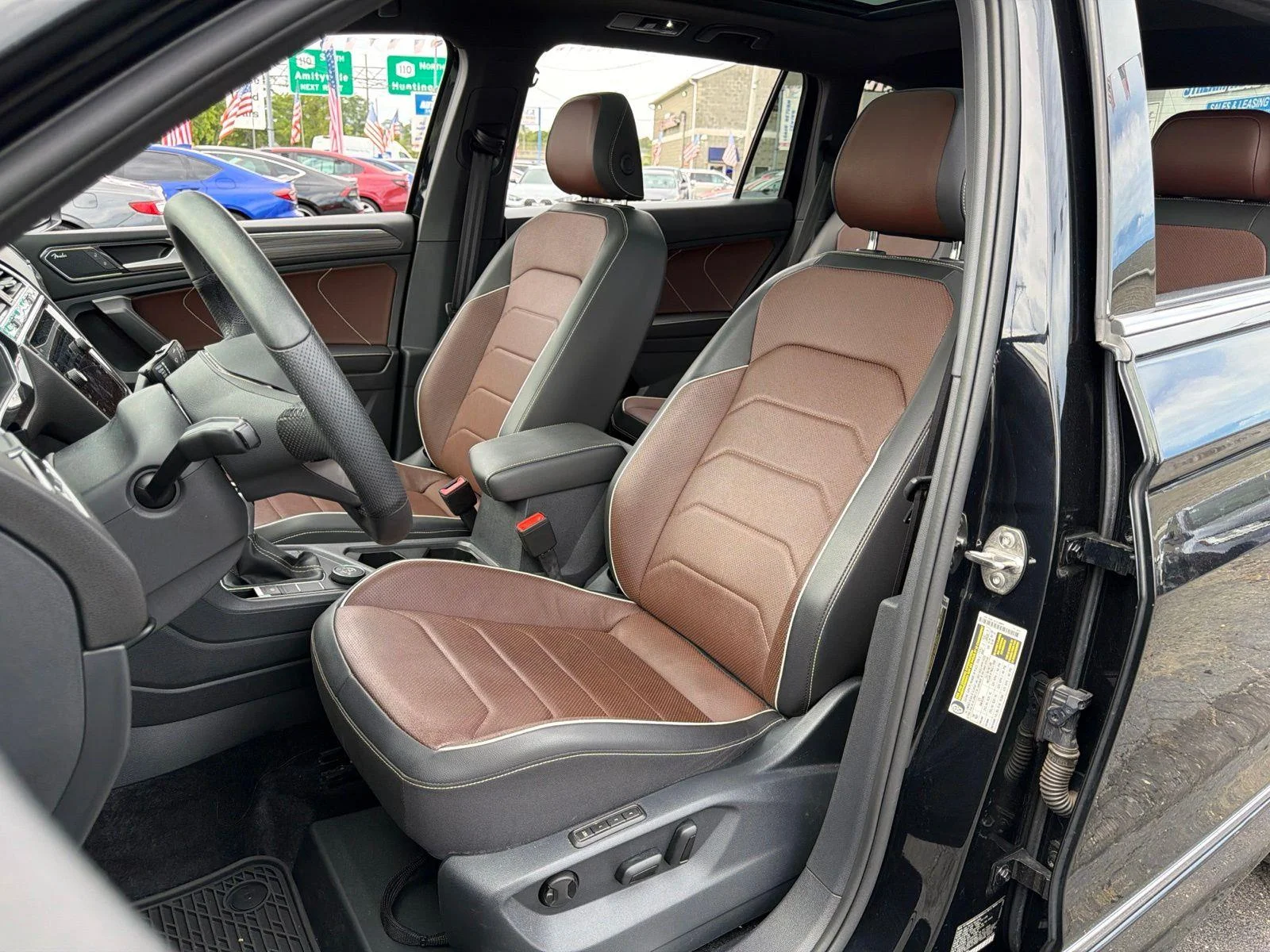 2024 Volkswagen Tiguan SEL R-LINE - Photo 31