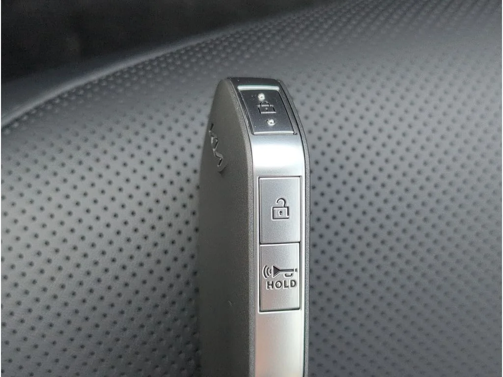 New 2026 Snow White Pearl Kia EX image 19