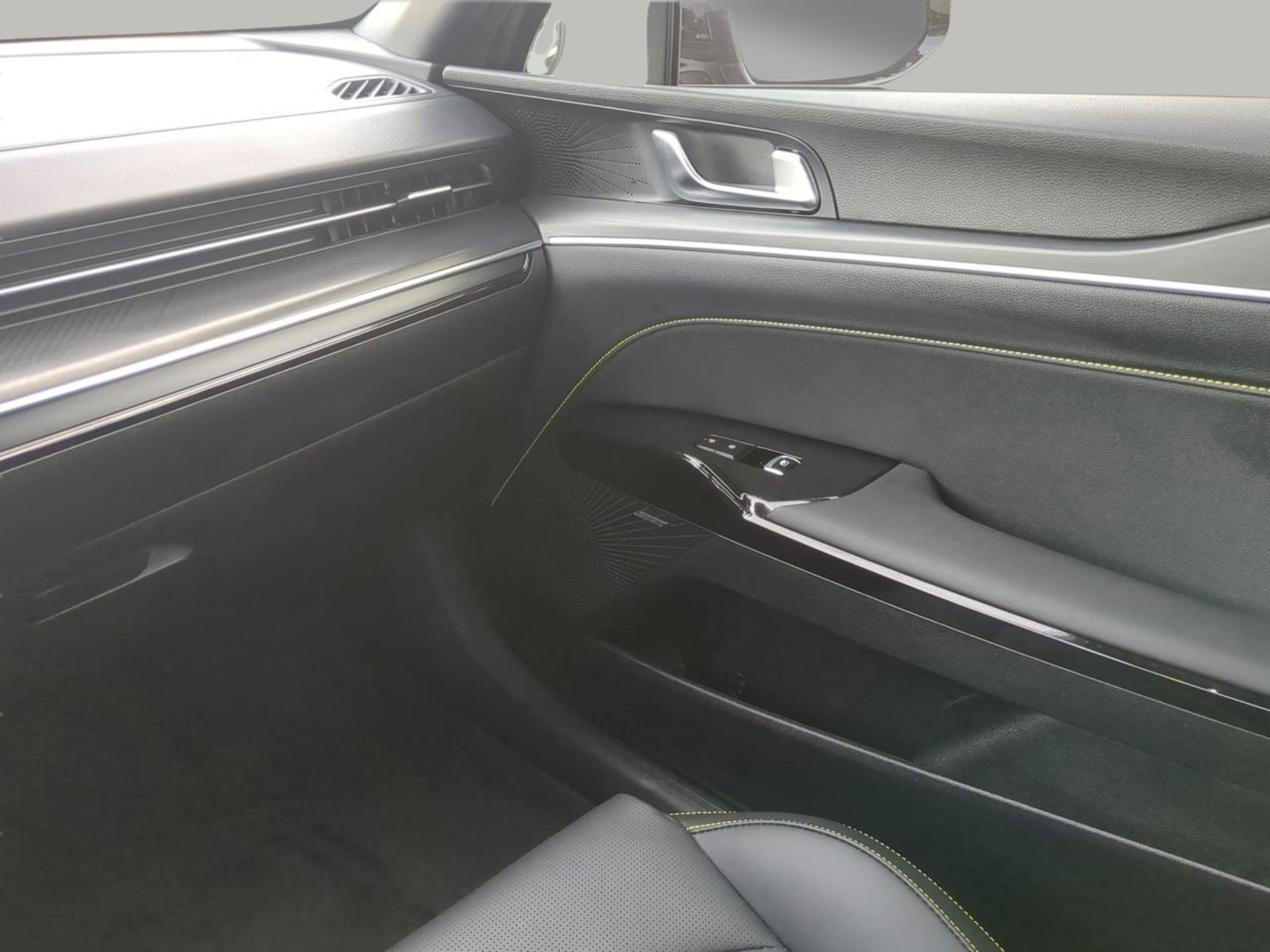 2026 Kia K5 GT - Photo 14