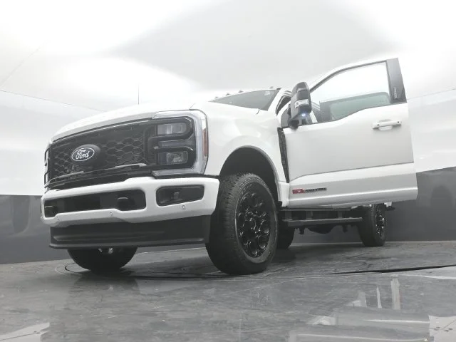 New 2027 Star White Metallic Tri-Coat Ford F-350® Lariat® image 36