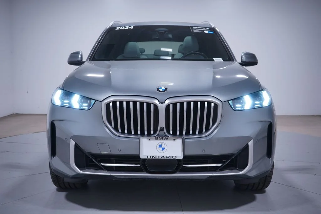 Used 2024 Gray Metallic BMW sDrive40i image 4