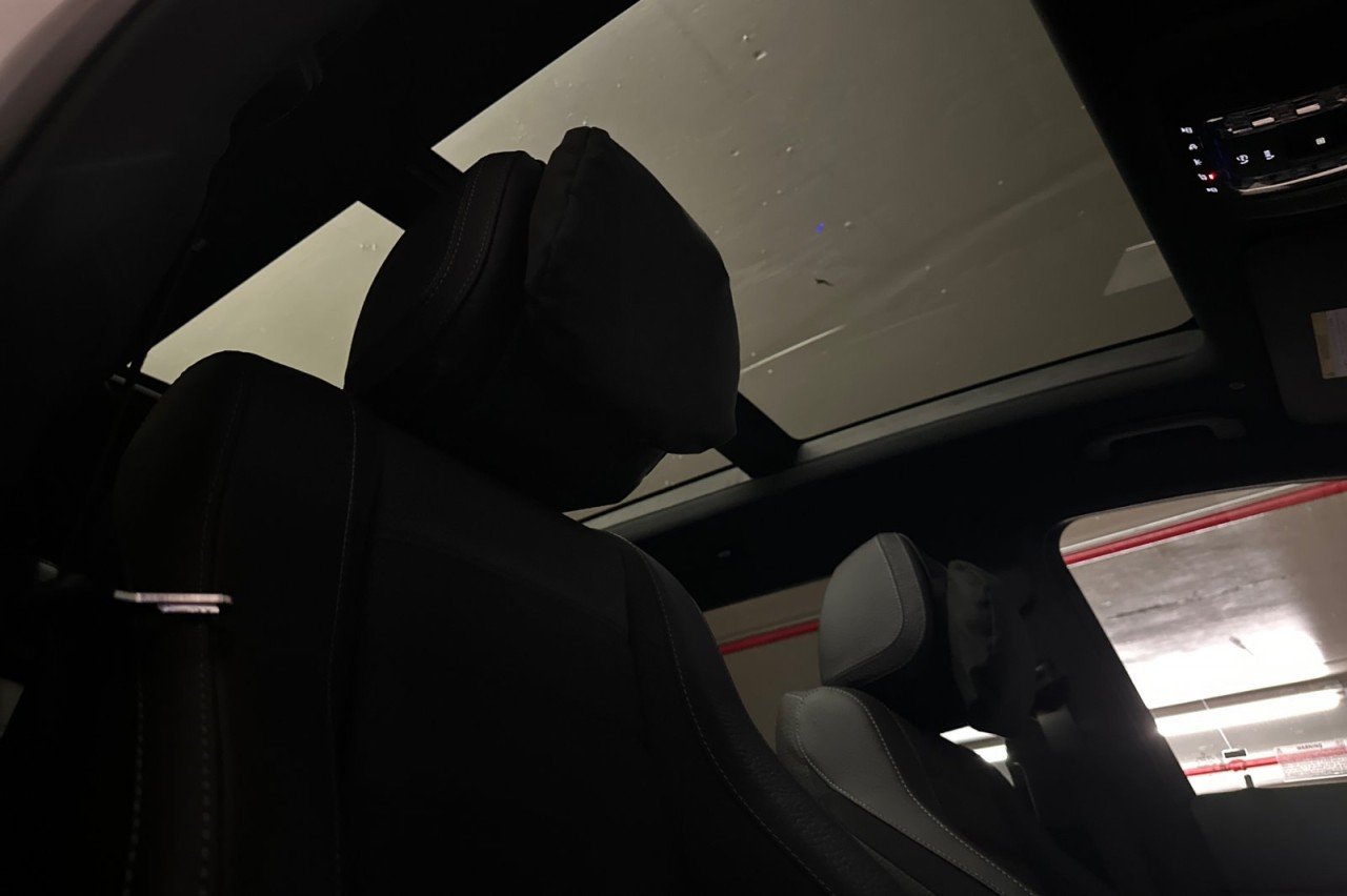 New 2026 MANUFAKTUR Moonlight White Metallic Mercedes-Benz GLS 580 4MATIC® SUV image 17