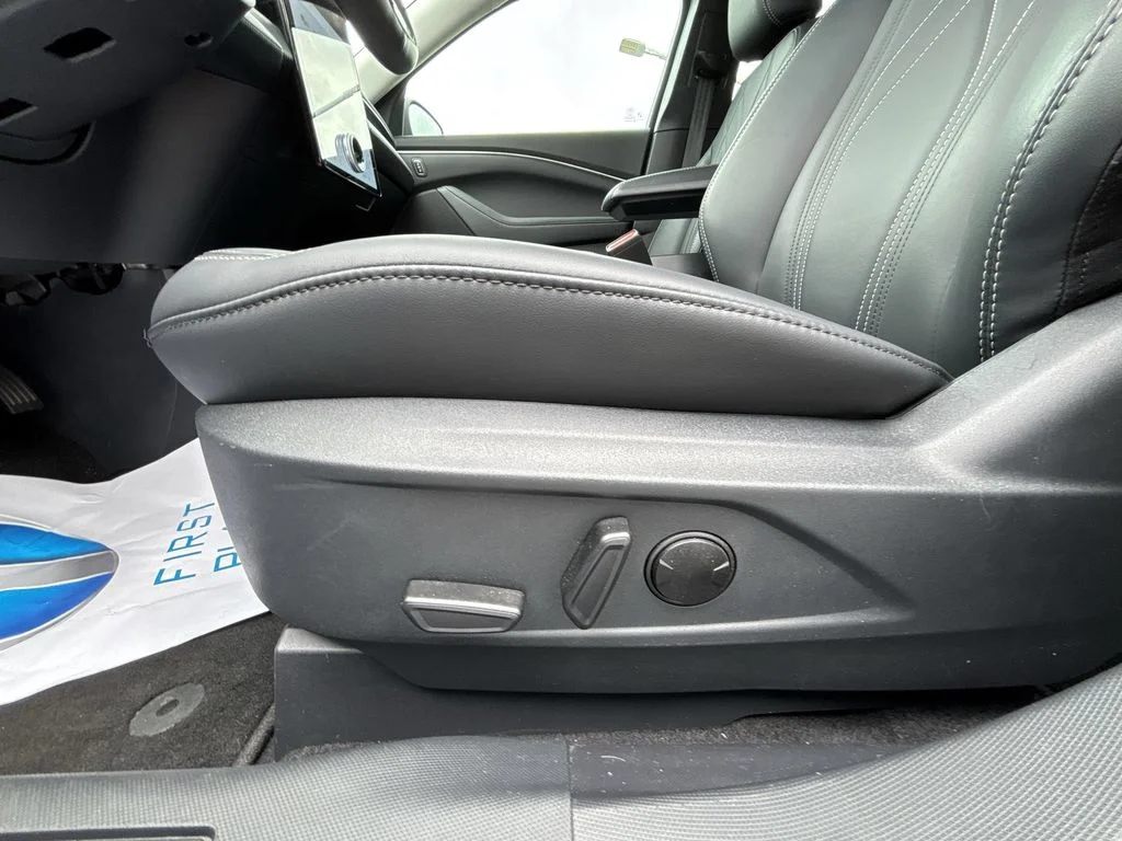 Used 2025 Blue Ford Select image 14
