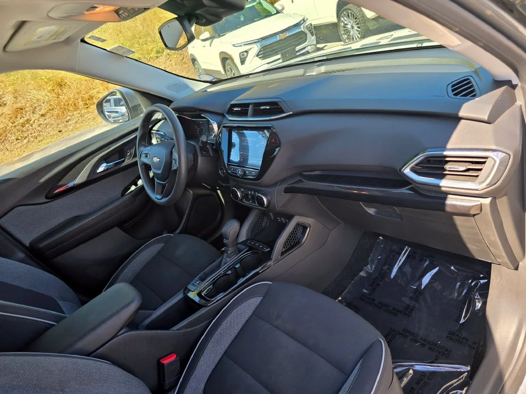 Used 2023 Gray Chevrolet LT image 28