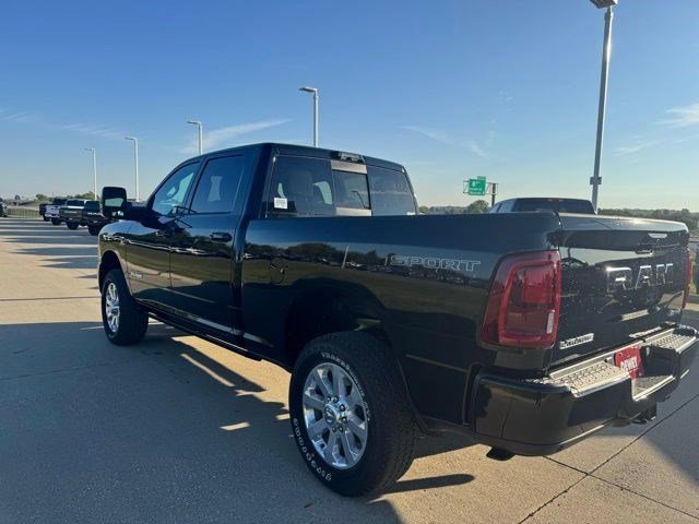New 2026 Diamond Black Crystal Pearl-Coat Exterior Paint RAM Laramie image 4