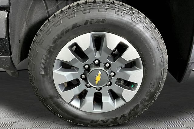 Used 2025 Gray Chevrolet Custom image 31