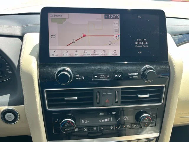 Used 2022 White INFINITI LUXE image 14