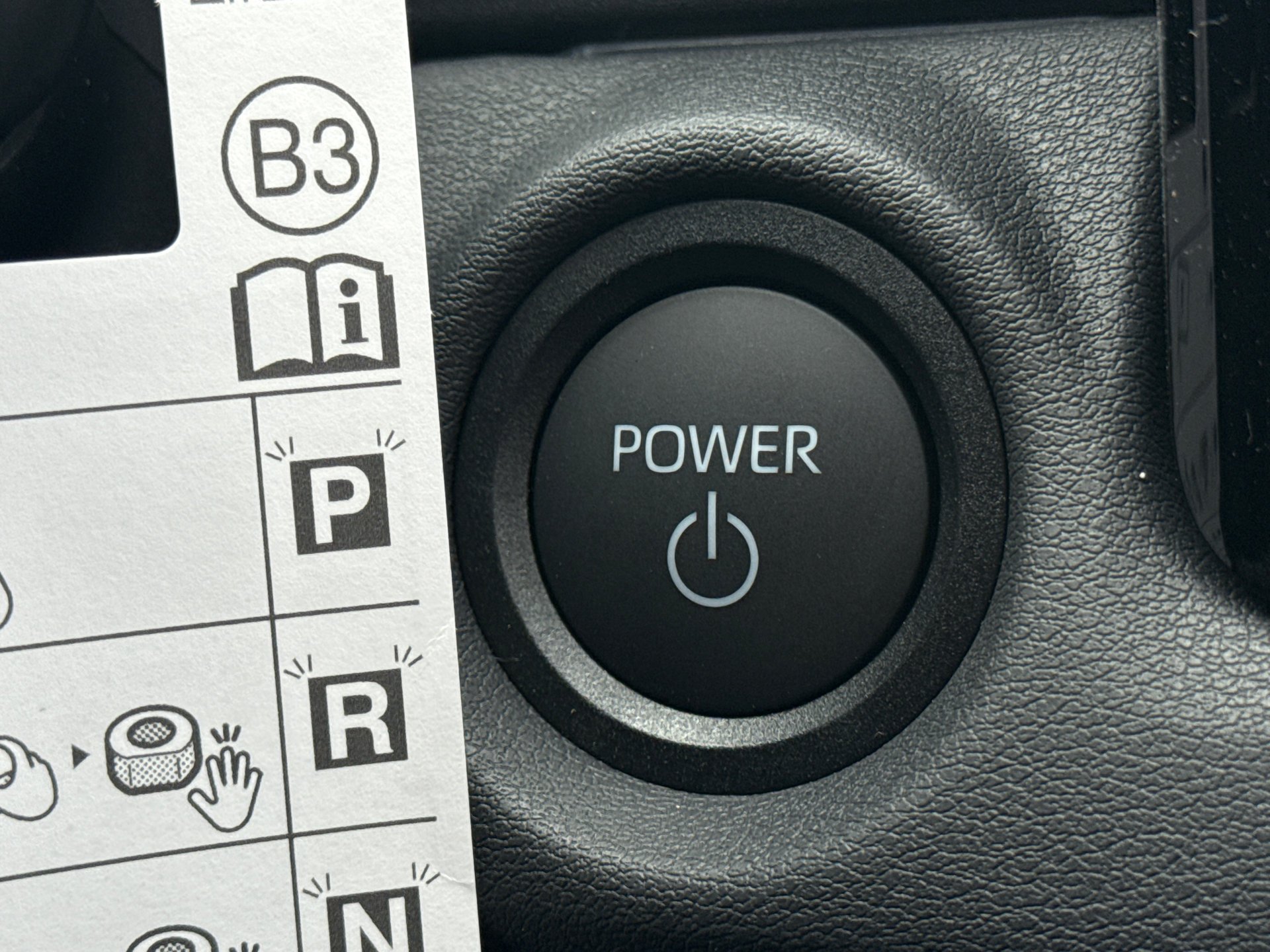 New 2026 Wind Chill Pearl with Midnight Black Metallic roof <sup>1</sup> Toyota  Limited image 29