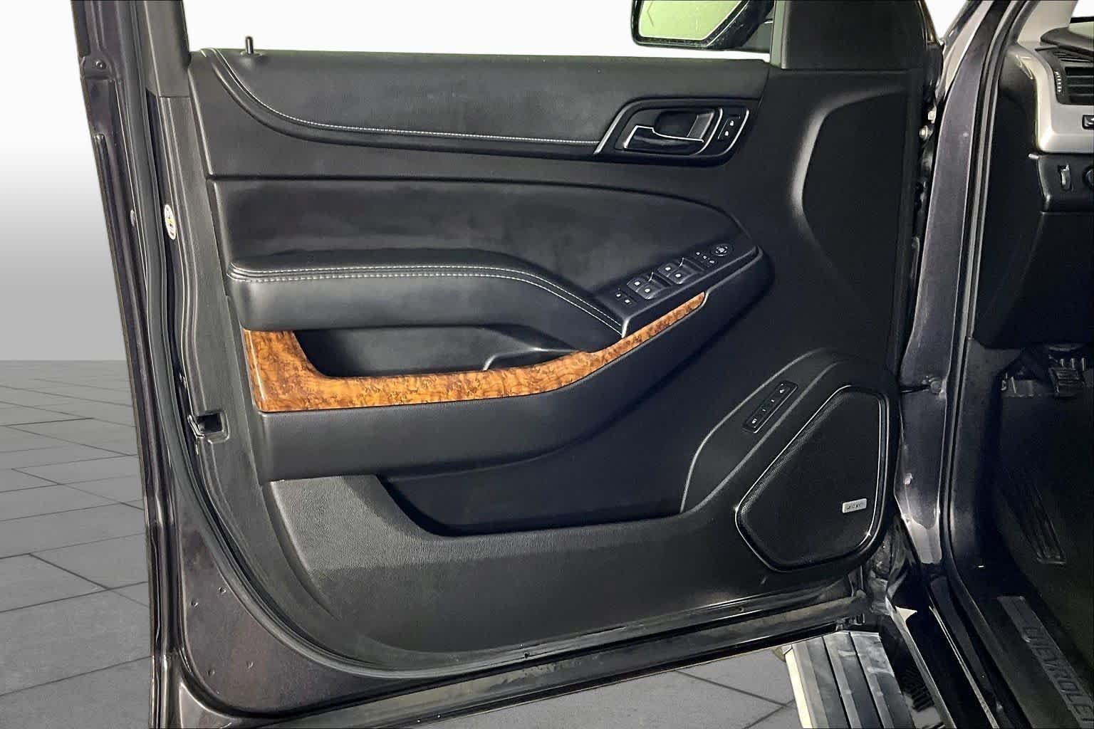 Used 2017 Tungsten Metallic Chevrolet Premier image 20