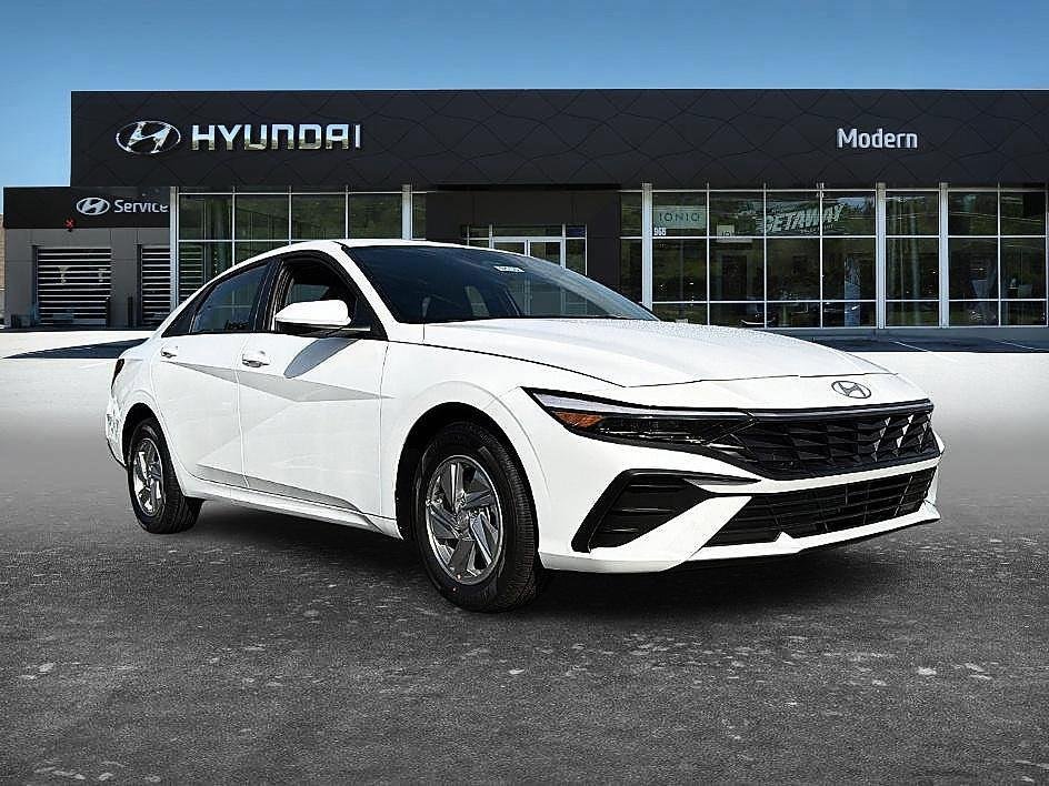 New 2026 Serenity White Hyundai SE image 16