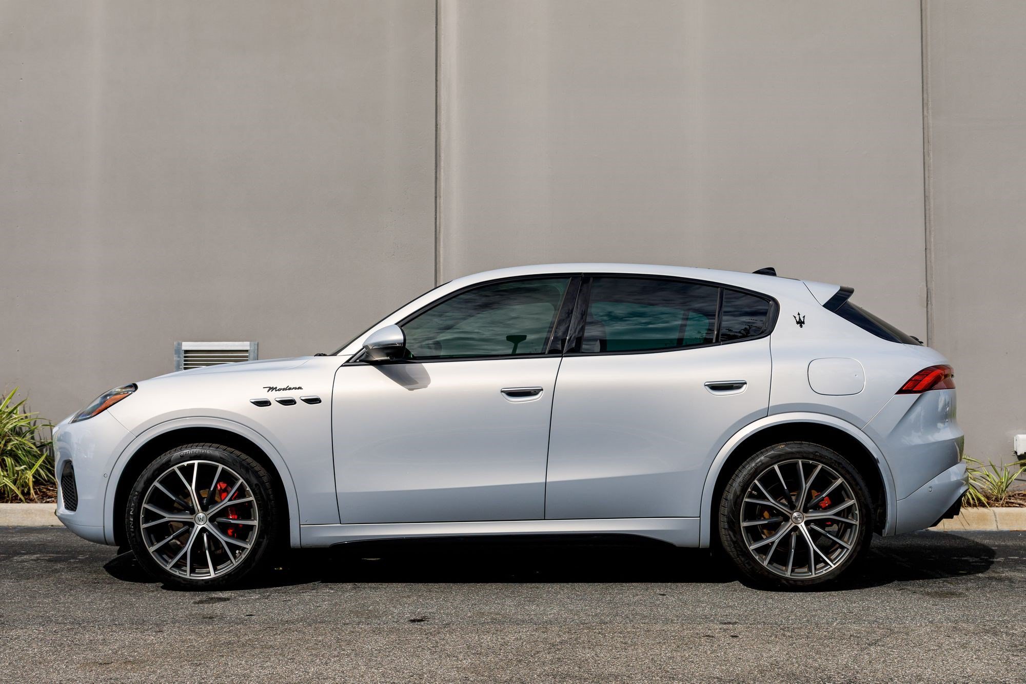 Used 2023 Bianco Astro Metallic Maserati Modena image 2