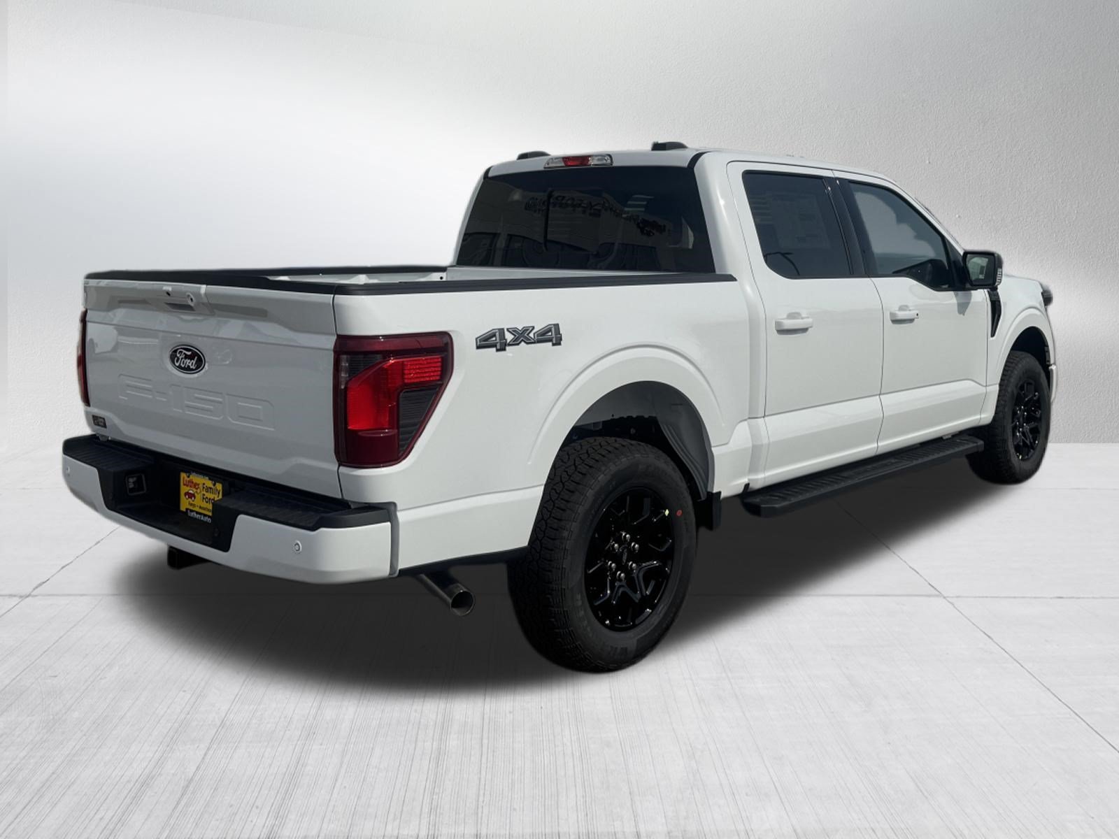 New 2026 Oxford White Ford XLT image 4