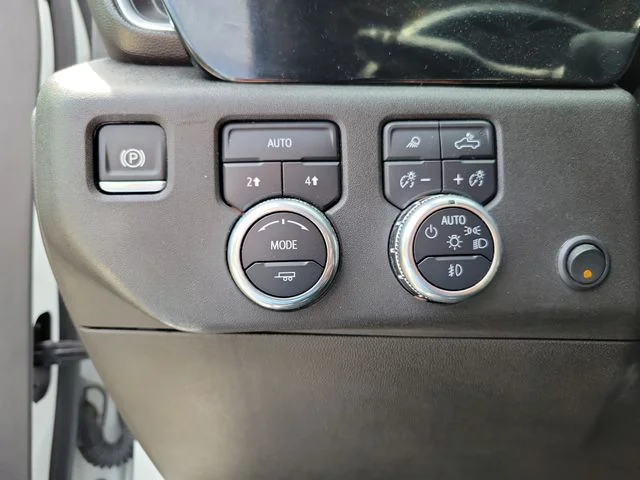 Used 2024 White GMC SLT image 13