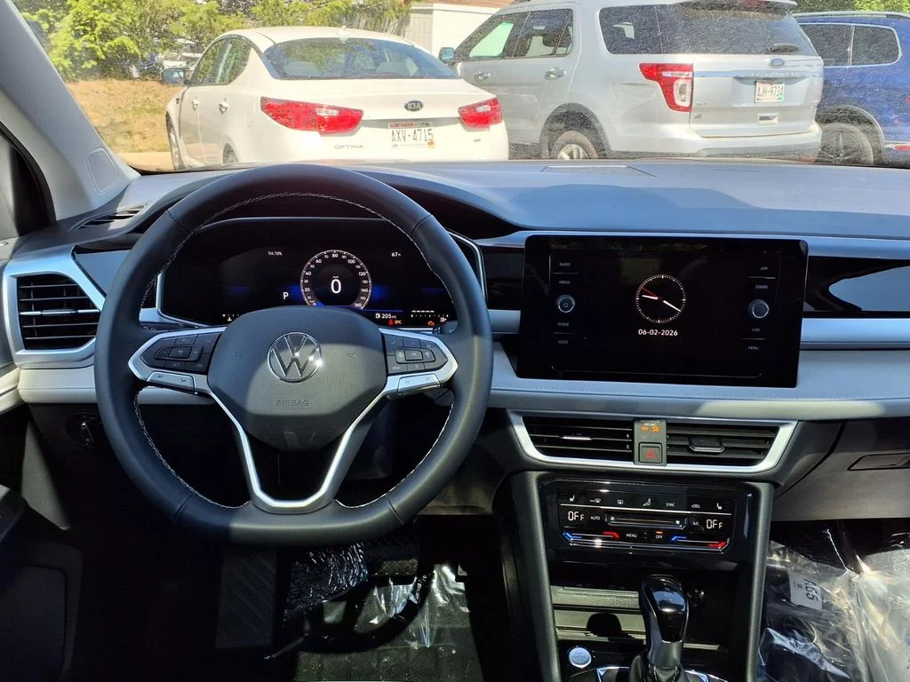 New 2026 Deep Black Pearl Volkswagen 1.5T SE image 13